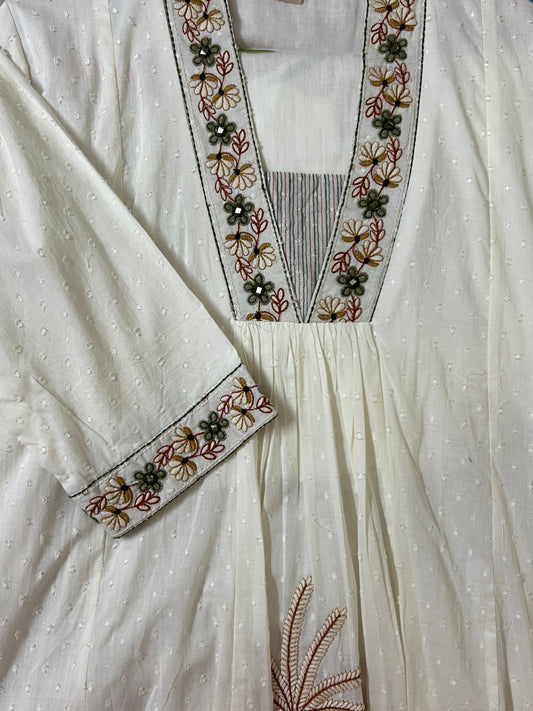 White With Animal Embroidery Suit Set