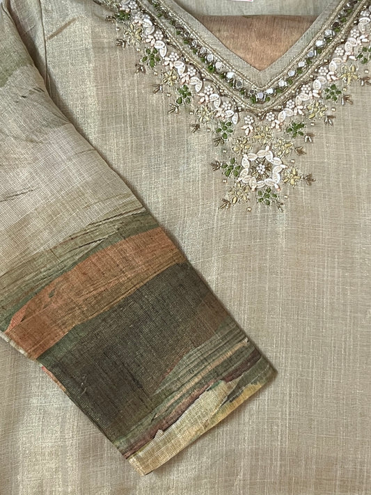 Offwhite threadwork tissue suit set