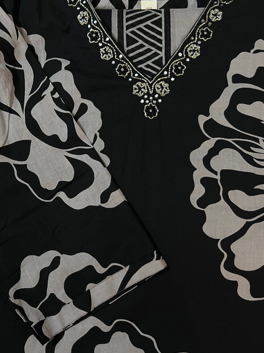 Black abstract handwork suit set