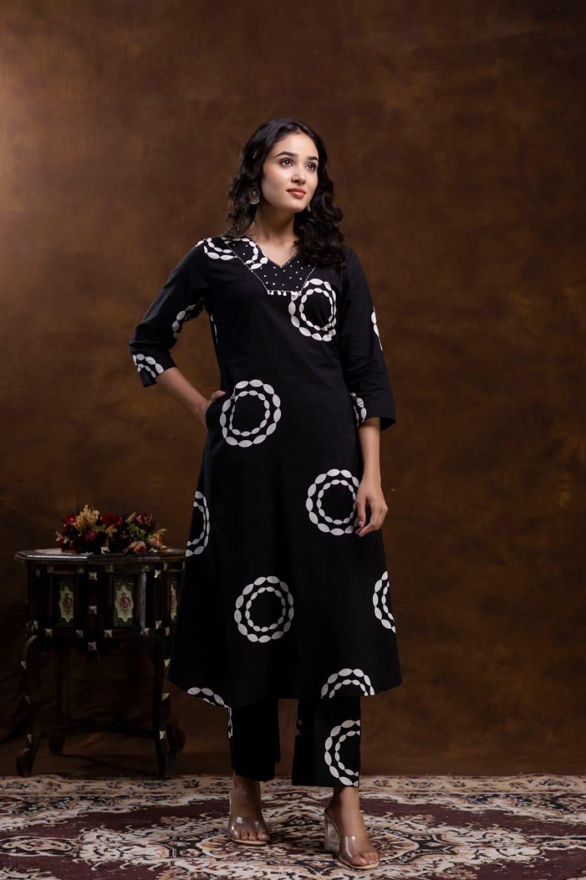 Black circle cord set