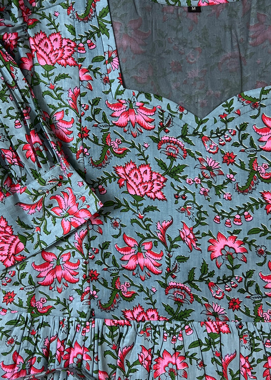 Blue Pink cluster floral feeding maxi