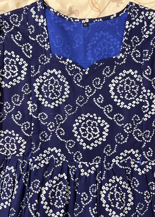 Blue Bandhani feeding maxi