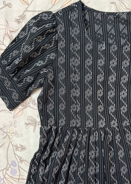 Black kantha feeding maxi