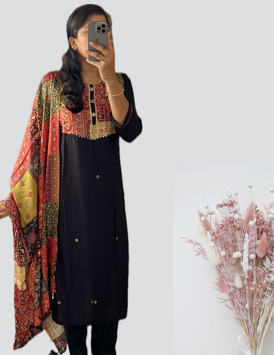 Black Yoke suit set