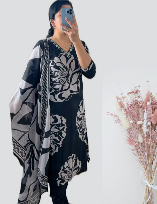 Black abstract handwork suit set