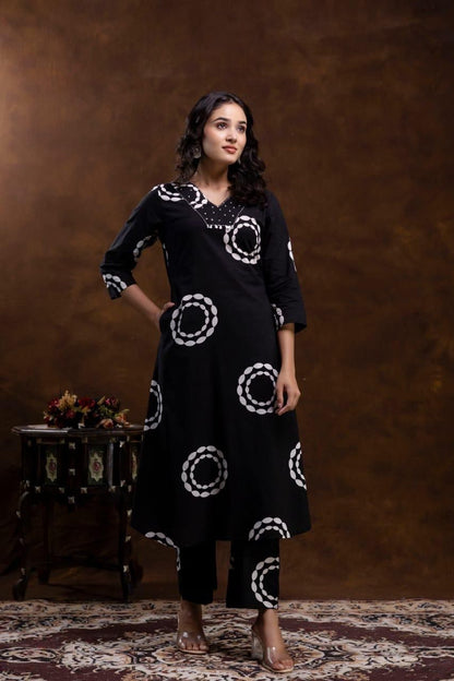 Black circle cord set