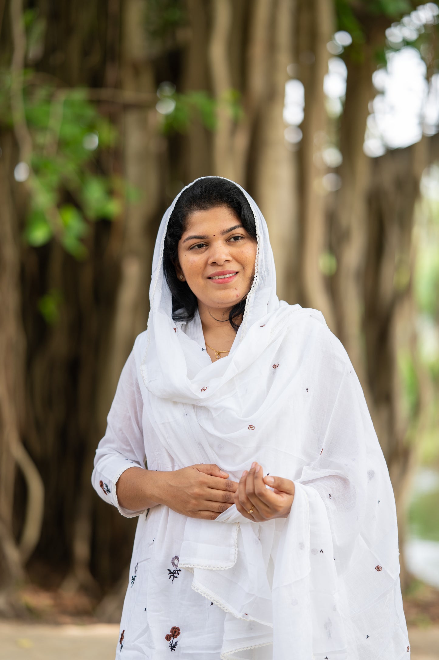 White Embroidered Mul Cotton Suit Set